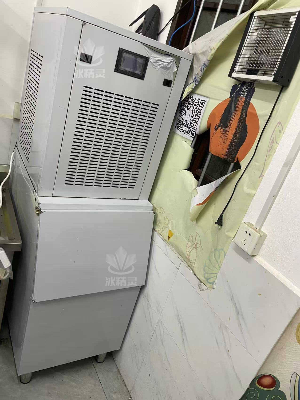 300公斤雪花制冰机交付福建省泉州市《木有刺身店》