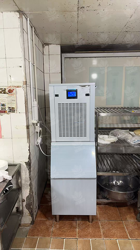 300公斤雪花制冰机交付河南省安阳市《御膳莊酒店》
