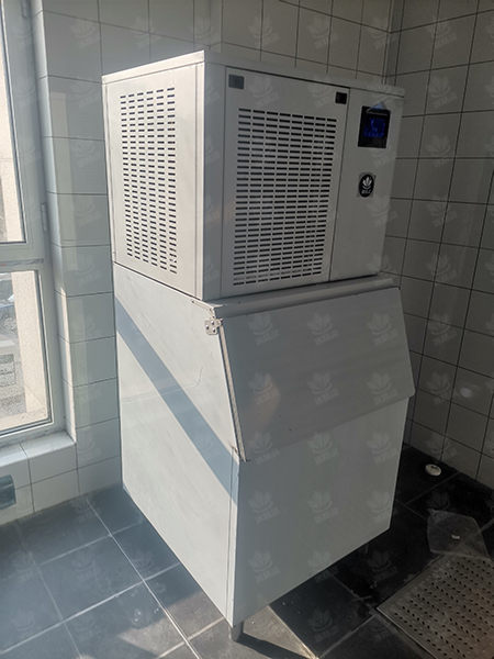 400公斤雪花机交付山东省德州市庆云县《祥云国际酒店》